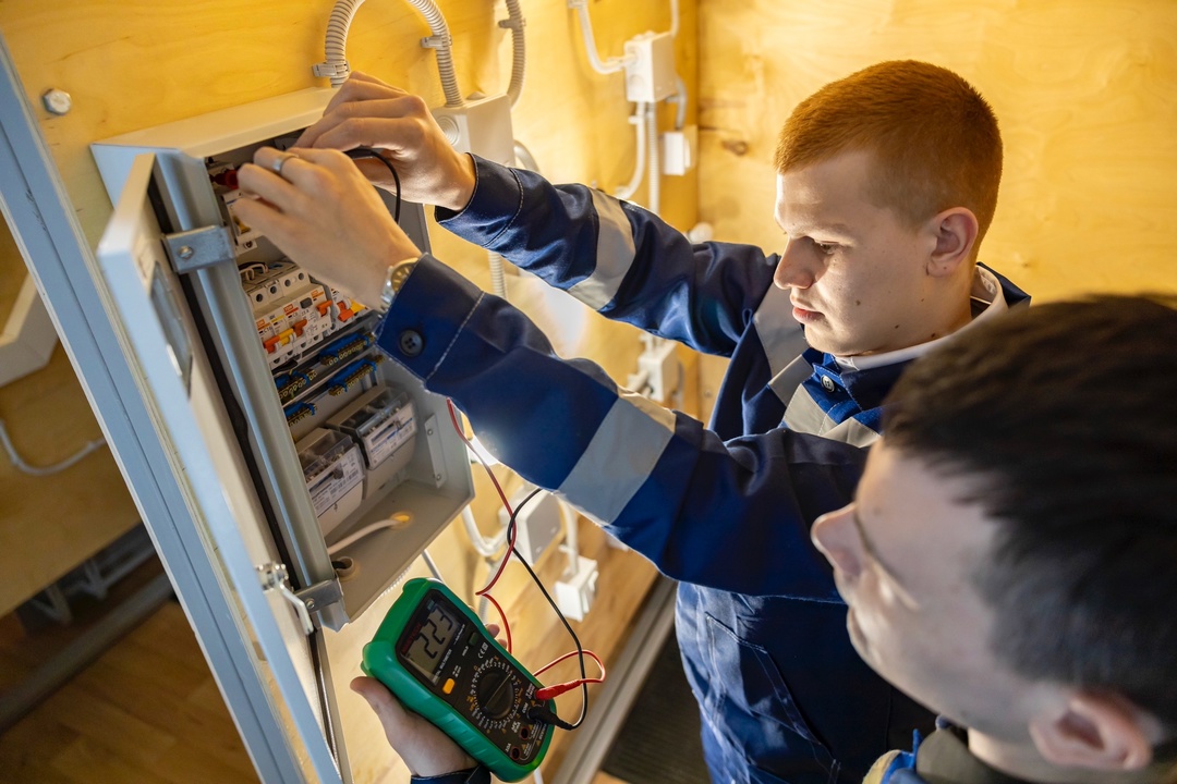 В Лениногорском нефтяном техникуме открылись новые лаборатории и мастерские