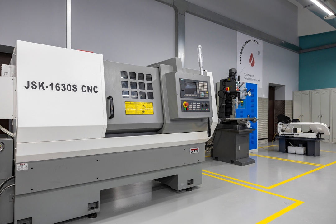 В Лениногорском нефтяном техникуме открылись новые лаборатории и мастерские