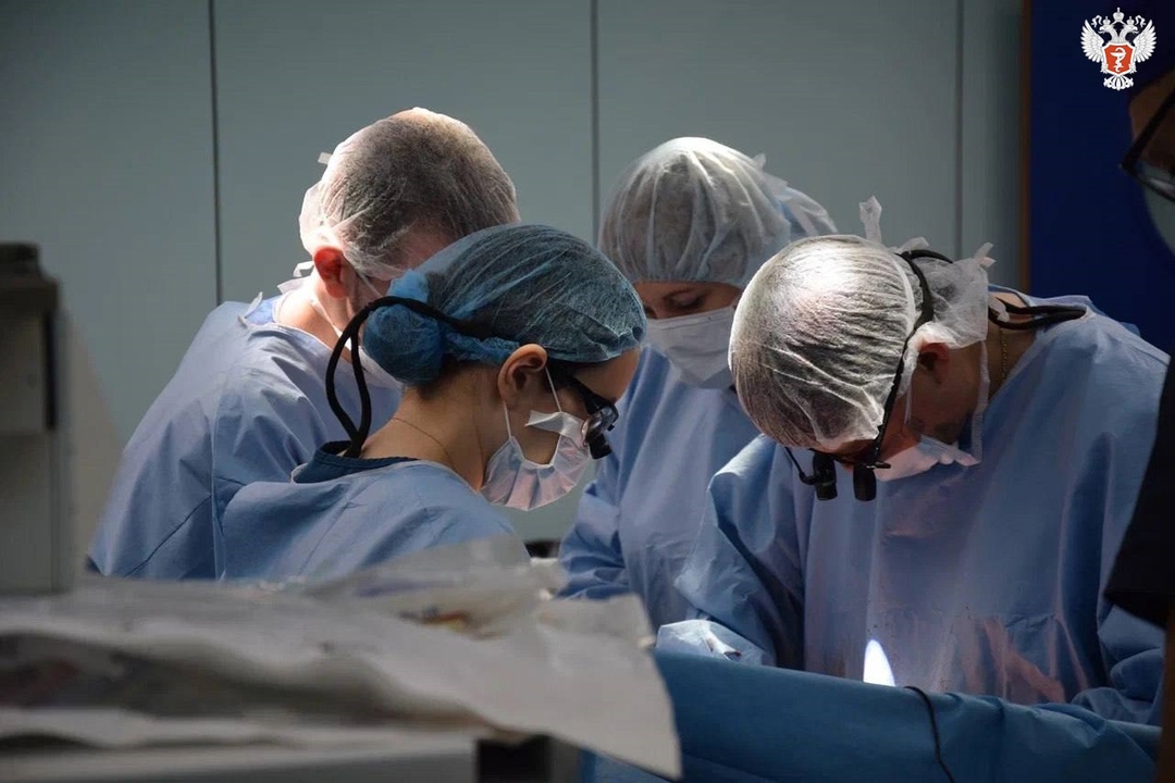 В НМИЦ трансплантологии и искусственных органов им. ак. В. И. Шумакова Минздрава России подростку выполнили пересадку сердца