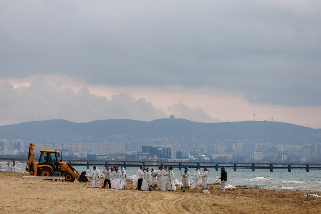 Вице-премьер Виталий Савельев проконтролировал ход реализации работ по ликвидации последствий чрезвычайной ситуации, вызванной крушением танкеров в Керченском…