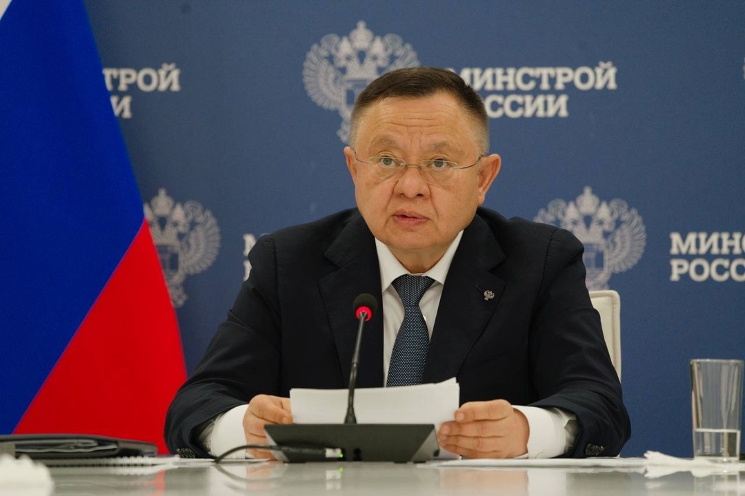 Глава Минстроя России Ирек Файзуллин доложил Президенту РФ Владимиру Путину о ходе работ, направленных на ликвидацию последствий весенних паводков