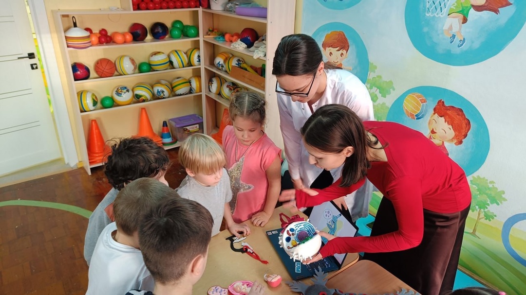 Красноярский ГМУ Минздрава России провел серию мастер-классов для самых маленьких