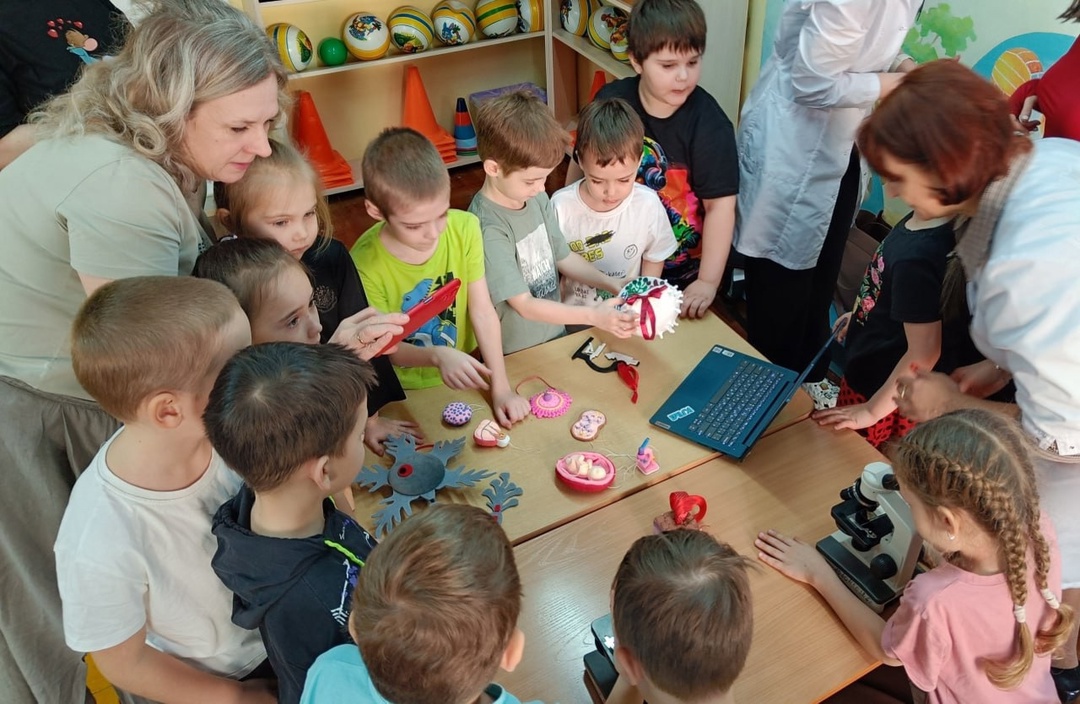 Красноярский ГМУ Минздрава России провел серию мастер-классов для самых маленьких