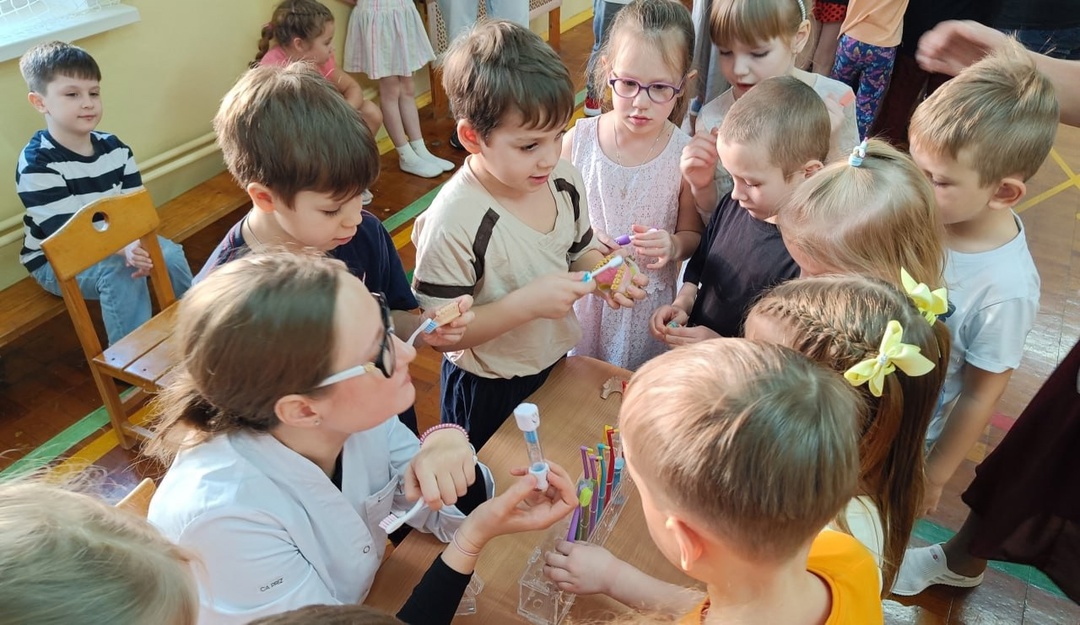 Красноярский ГМУ Минздрава России провел серию мастер-классов для самых маленьких