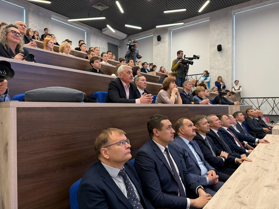 Поздравляем всех с днем студента! Сегодня в обновленной лекционной аудитории МГТУ им. Г.И