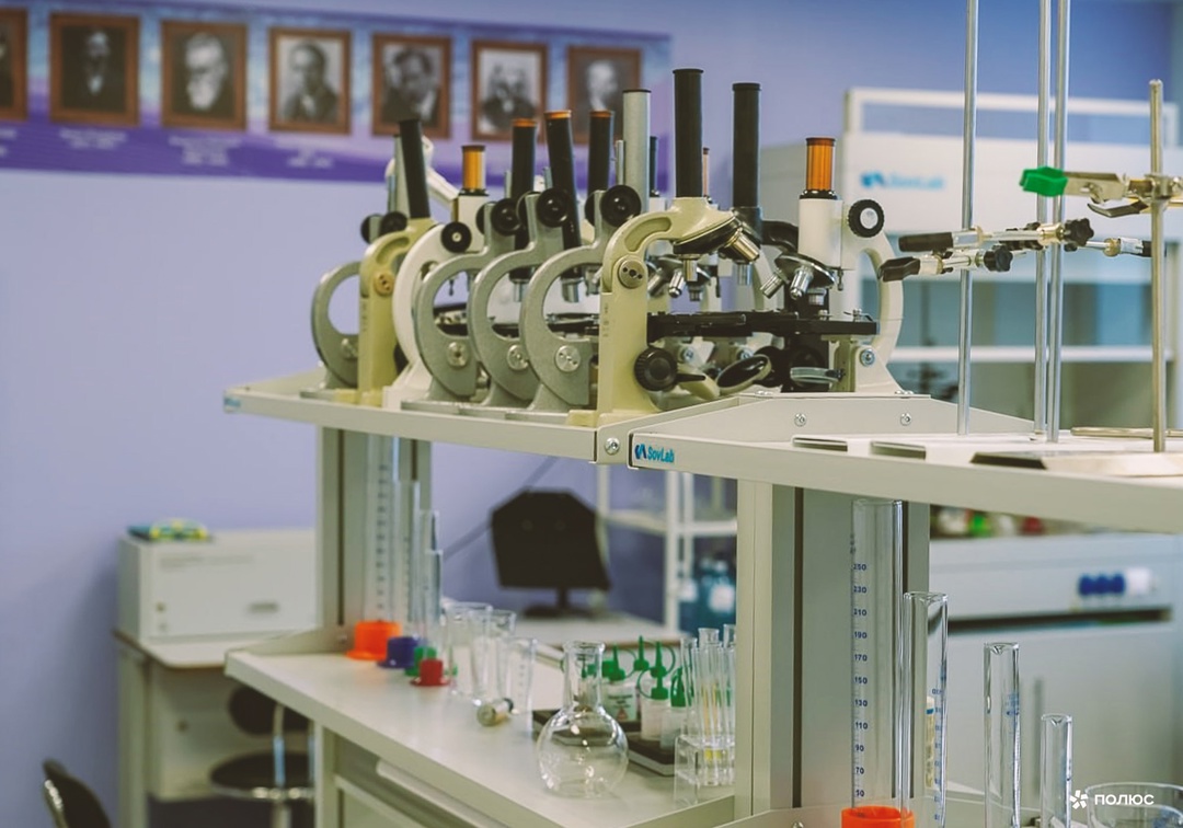 Работа над обновлением школы в Усть-Омчуге (Тенькинский район Магаданской области) продолжается