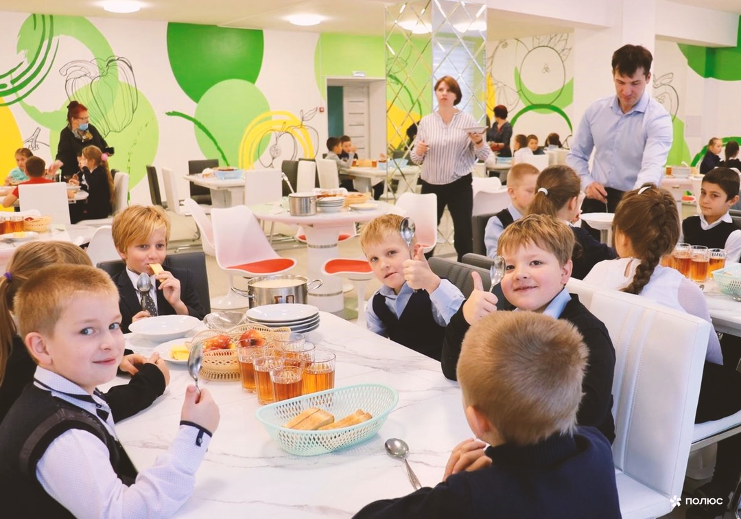 Работа над обновлением школы в Усть-Омчуге (Тенькинский район Магаданской области) продолжается