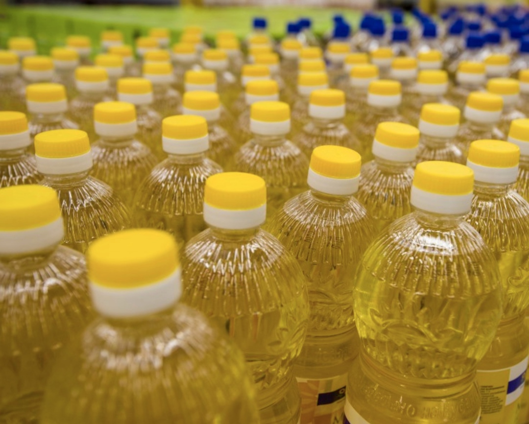 С 1 февраля экспортная пошлина на подсолнечное масло вырастет на 1719 руб., до 17786 руб./т при индикативной цене $1068 против $1027 за тонну месяцем ранее.…