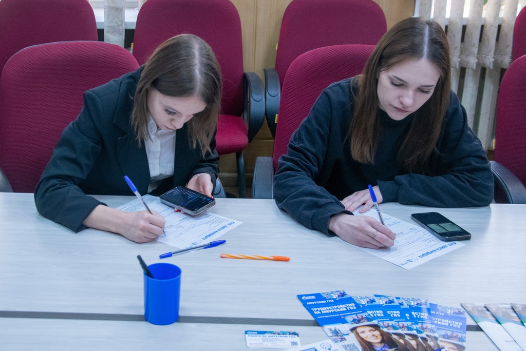 Ознакомиться с предложениями работы на Амурском ГПЗ и лично получить консультацию специалистов по подбору персонала смогли сегодня порядка ста кандидатов на…