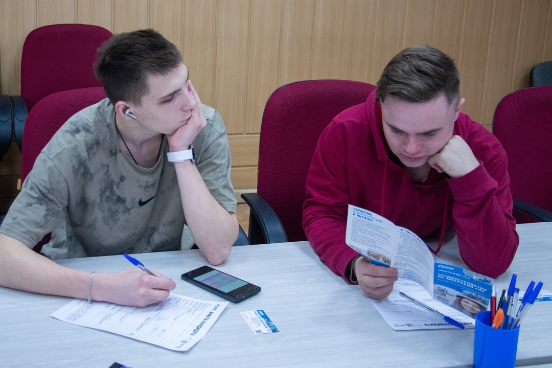 Ознакомиться с предложениями работы на Амурском ГПЗ и лично получить консультацию специалистов по подбору персонала смогли сегодня порядка ста кандидатов на…