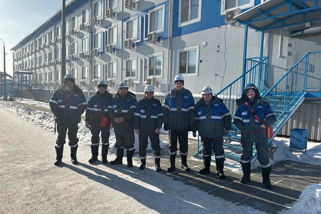 Одиннадцать сотрудников Амурского государственного университета (АмГУ) и Благовещенского политехнического колледжа прошли (БПК) стажировку на Амурском ГПЗ