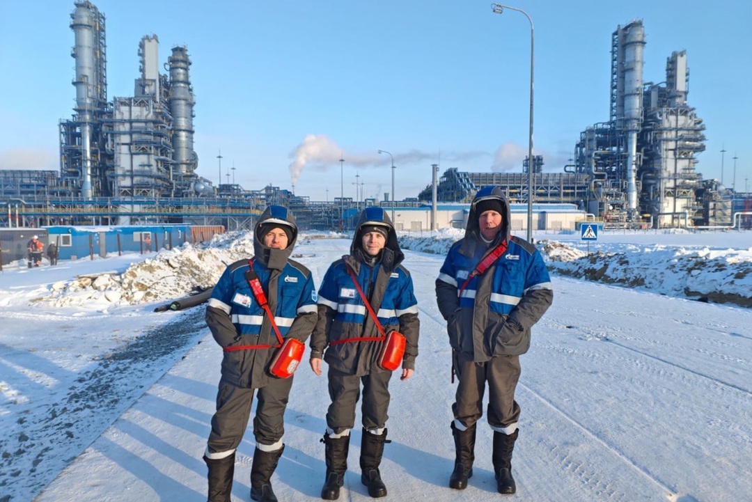 Одиннадцать сотрудников Амурского государственного университета (АмГУ) и Благовещенского политехнического колледжа прошли (БПК) стажировку на Амурском ГПЗ