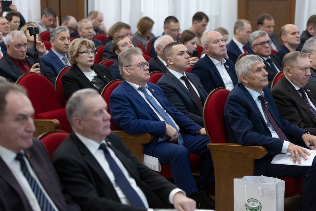 Развитие кадрового потенциала АПК сегодня также обсудили на выездных слушаниях комитета Госдумы по аграрным вопросам в Тимирязевской академии.