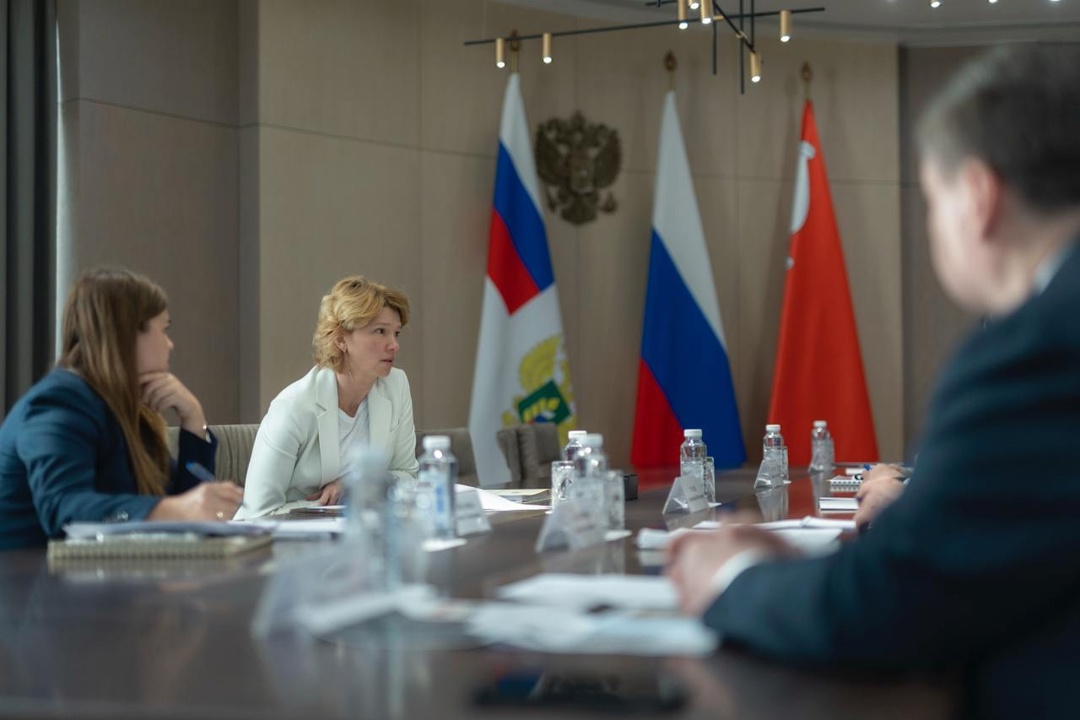 Глава Минсельхоза Оксана Лут обсудила с губернатором Воронежской области Александром Гусевым результаты АПК и планы по его развитию в регионе.