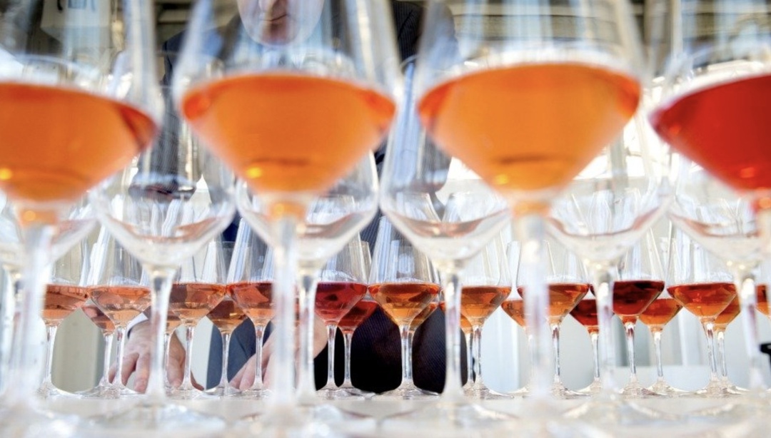 Виноделы Краснодарского края по итогам 2024 года нарастили объемы производства продукции на 2,5%, до 23,4 млн дал, в 2025-м планируется сделать упор на…