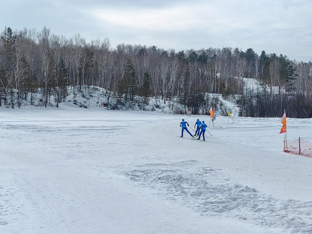 Юные лыжники из сборной команды города Свободного получили подарки от амурских газовиков. Троих наиболее талантливых спортсменов для обновления экипировки…