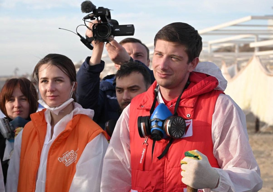 Дмитрий Чернышенко поручил разработать стандарты программ по подготовке кадров для НКО