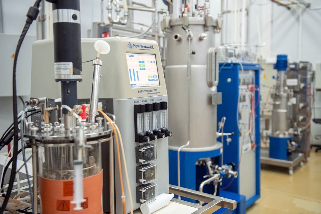 Глава Минобрнауки Валерий Фальков ознакомился с работой 6 институтов Сибирского федерального университета в Красноярске