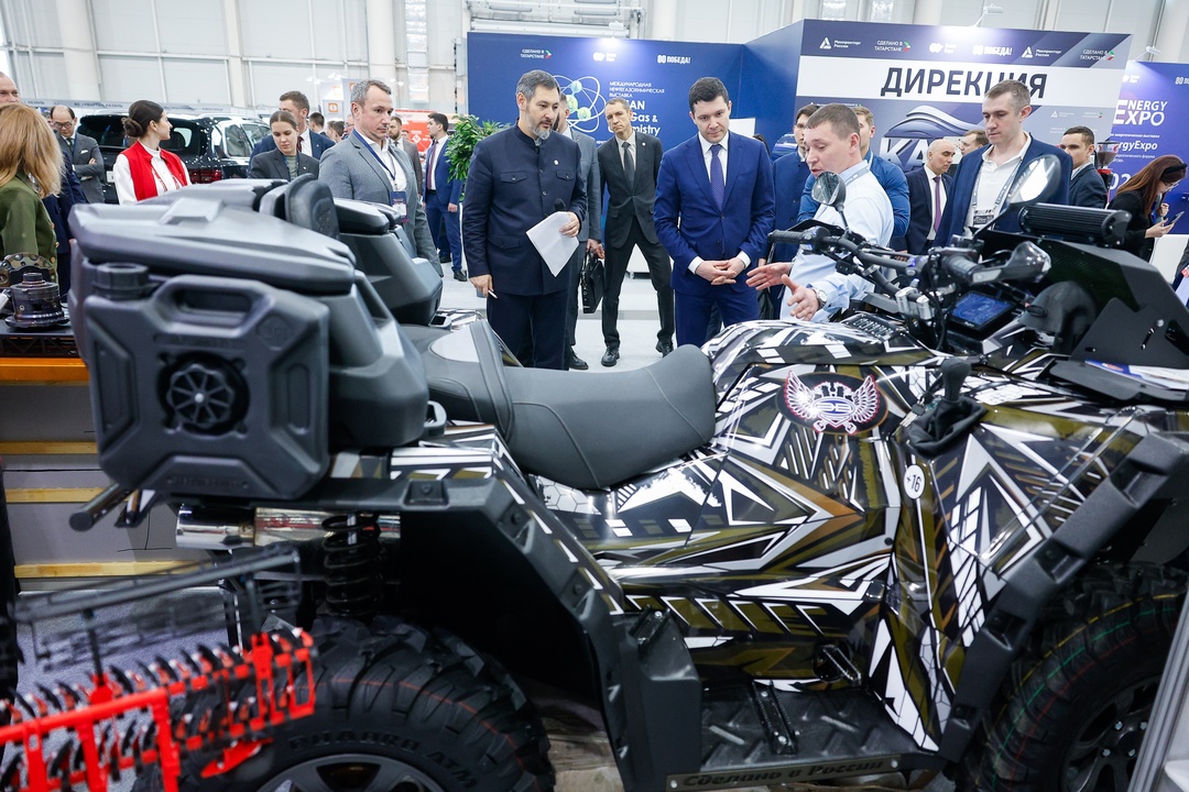 Глава Минпромторга Антон Алиханов провел заседание координационного совета по промышленности, посвященное развитию производства автокомпонентов