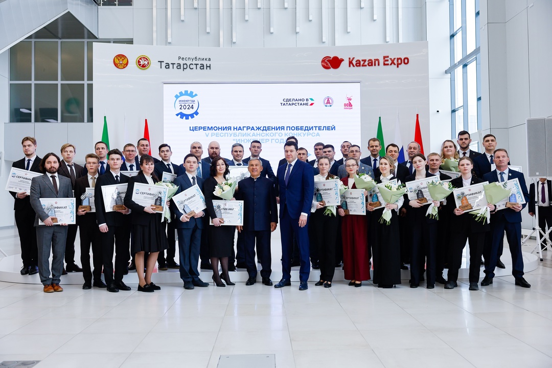 Глава Минпромторга Антон Алиханов провел заседание координационного совета по промышленности, посвященное развитию производства автокомпонентов