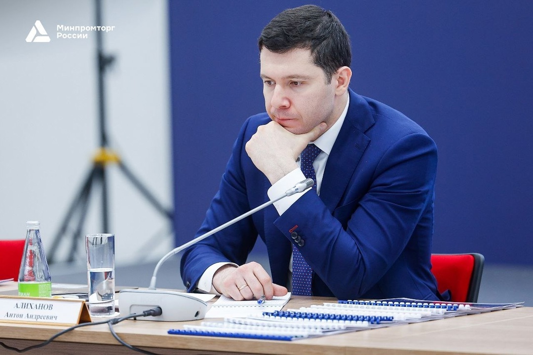 Антон Алиханов провёл заседание координационного совета по промышленности в Казани