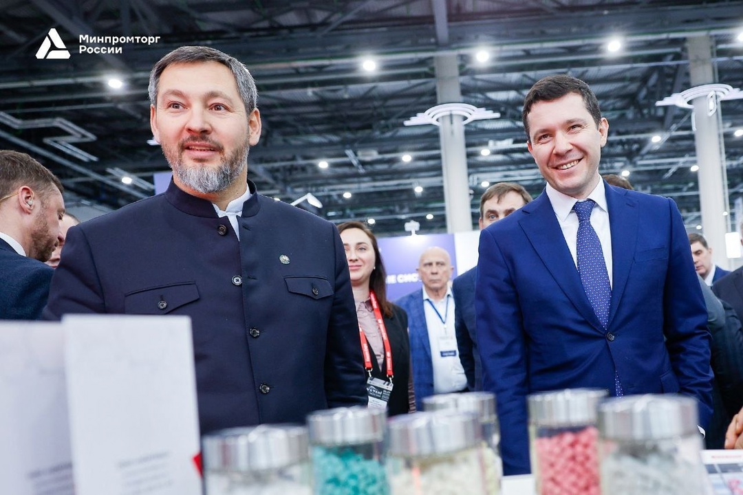 В продолжение рабочей поездки в Казань Антон Алиханов совместно с Раисом Республики Татарстан Рустамом Миннихановым осмотрел экспозицию выставки…