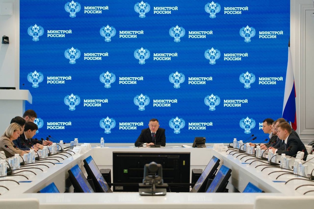 Глава Минстроя России Ирек Файзуллин провел совещание по вопросу строительства Федерального детского реабилитационного центра в Евпатории