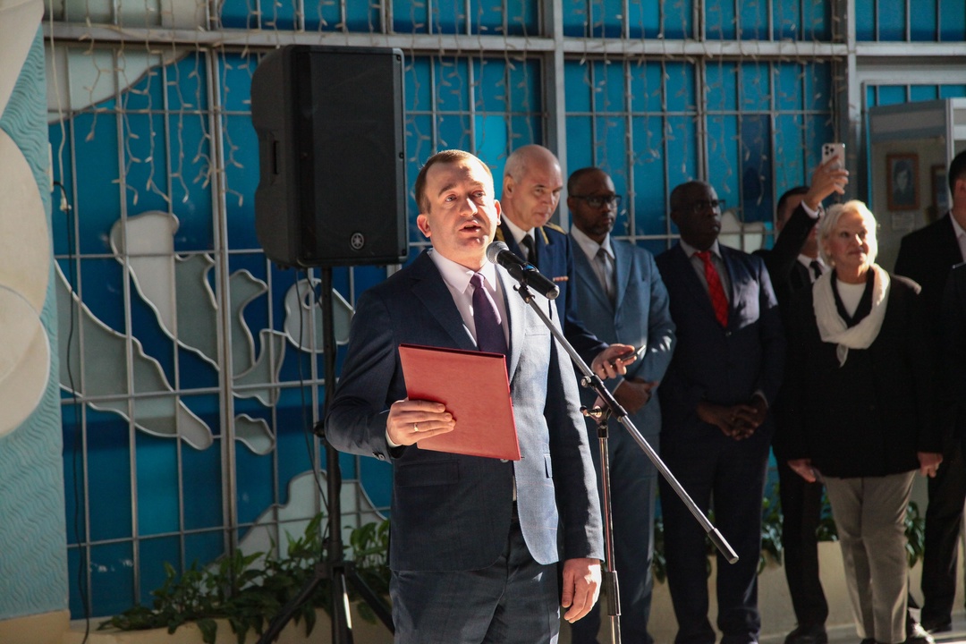 В МГТУ гражданской авиации прошёл международный фестиваль «На всех одно небо», где студенты из 49 стран представили национальные экспозиции и и творческие…