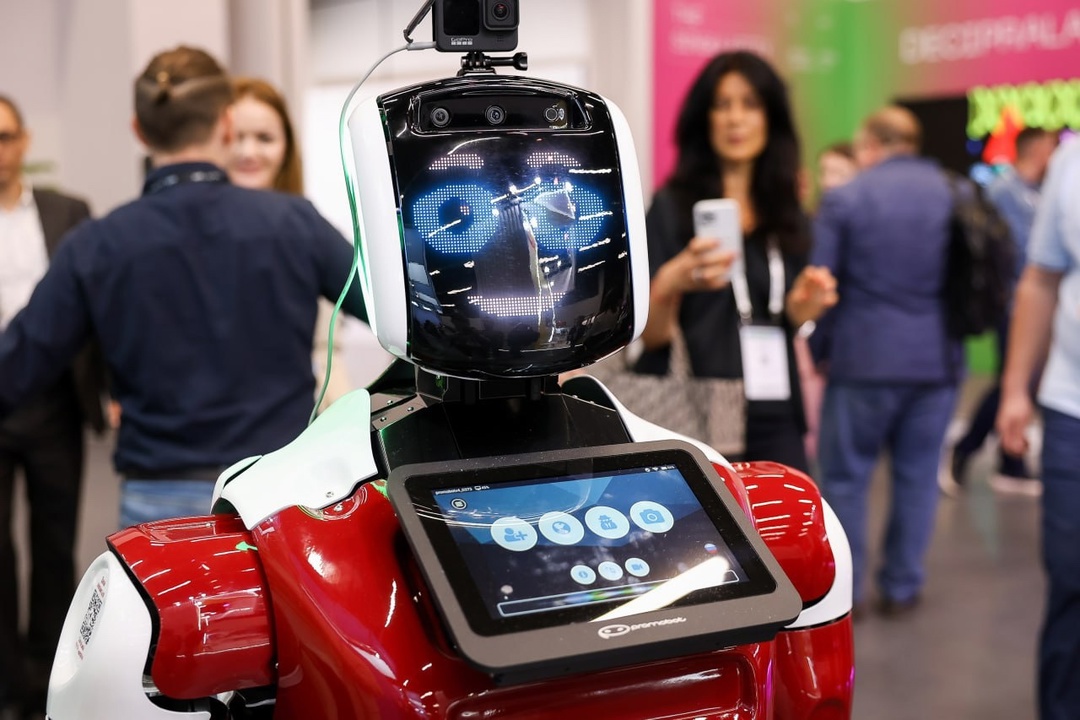 Дмитрий Чернышенко: Стартует третья волна отбора исследовательских центров в сфере искусственного интеллекта