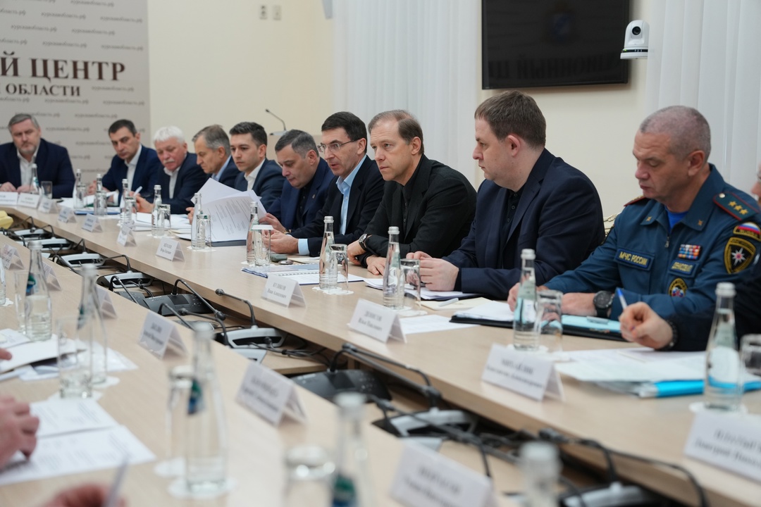 Денис Мантуров встретился с представителями промышленности Курской области