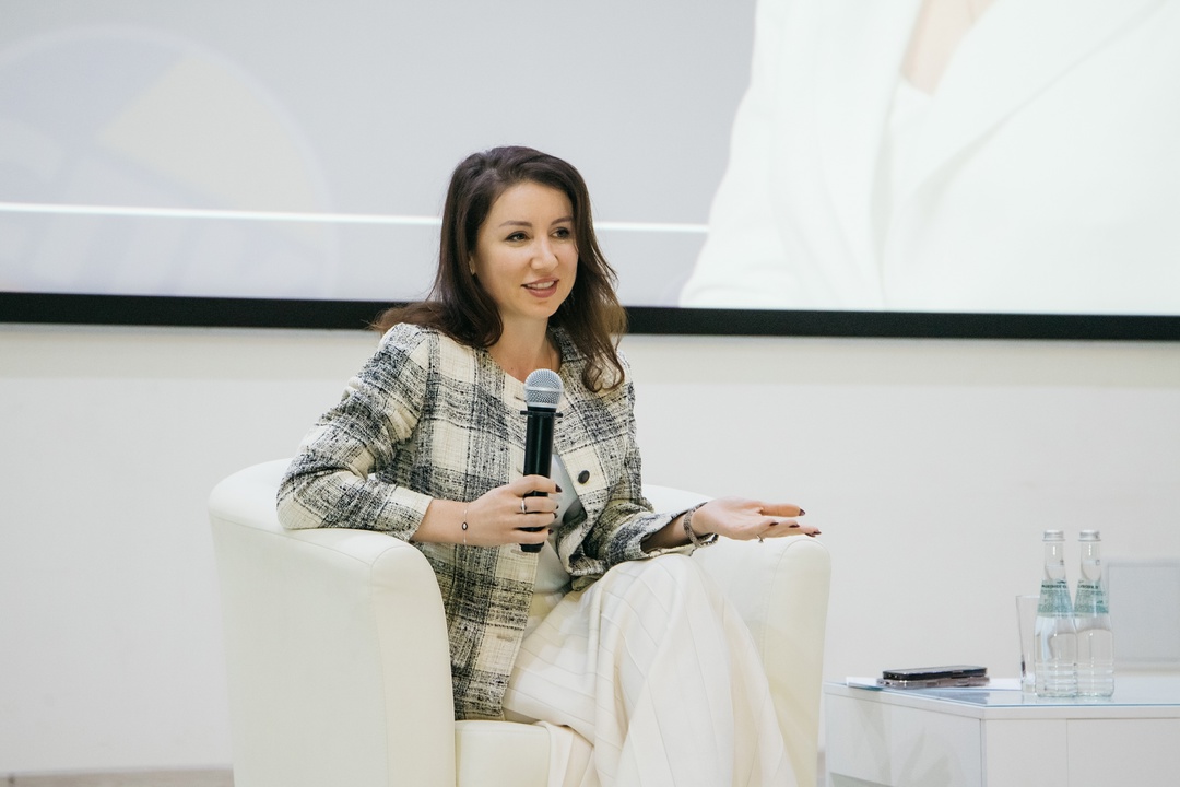 ️ Молодежь — наше будущее Первый замминистра финансов РФ Ирина Окладникова встретилась с учащимися московских вузов