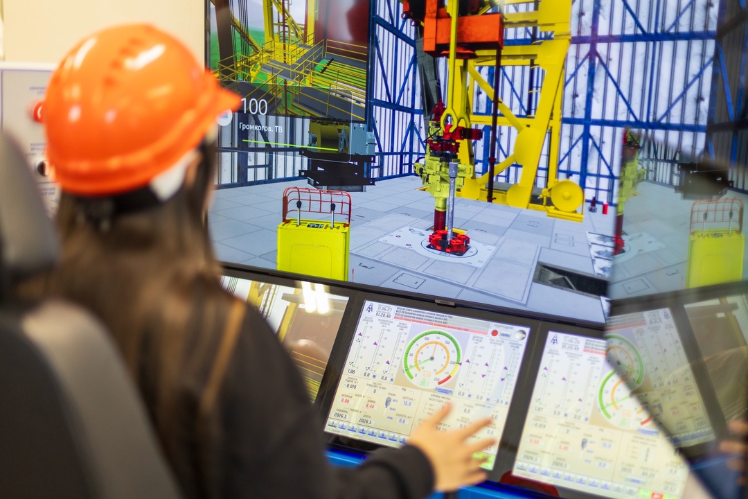 «НОВАТЭК-ТАРКОСАЛЕНЕФТЕГАЗ» и Департамент образования Тазовского района организовали профориентационную экскурсию для учеников 8-9 классов из посёлка Тазовский