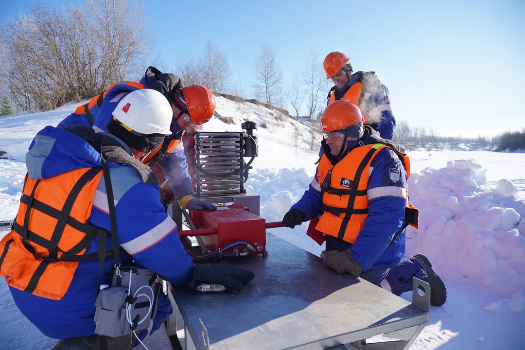 Сотрудники «Транснефть – Сибирь» провели тренировку на подводном переходе МН Усть-Балык – Курган – Уфа – Альметьевск через р. Пышму