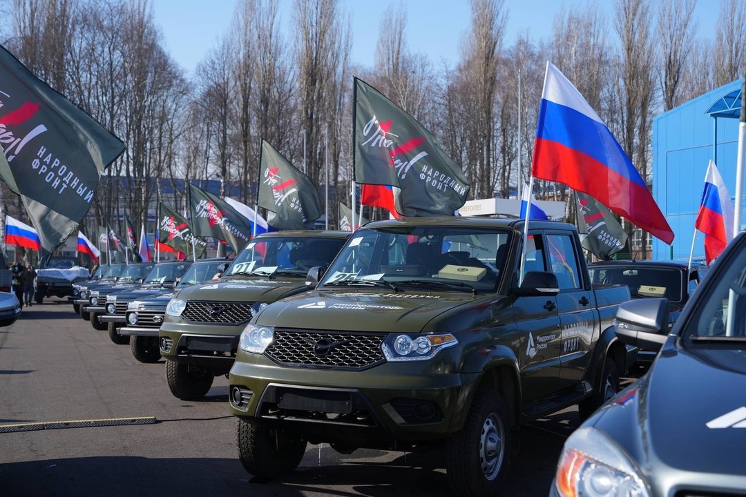 В Курской области состоялась церемония передачи транспортных средств военнослужащим