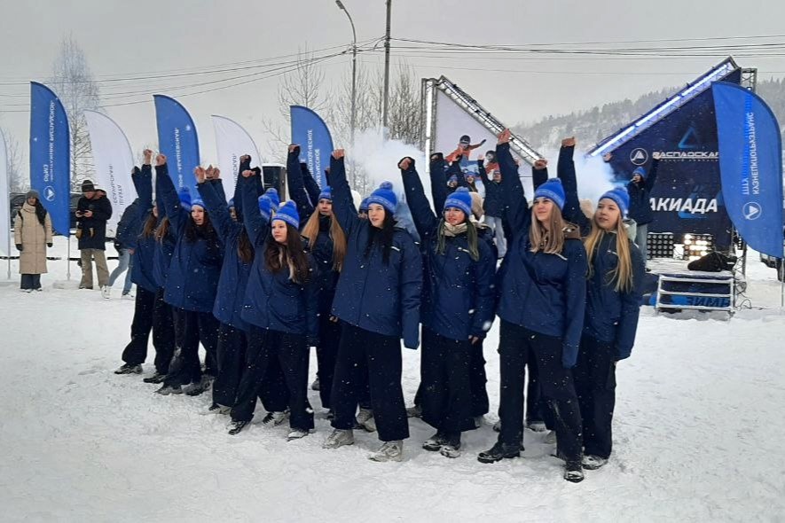 Сегодня на горе Югус в Междуреченске стартовала зимняя спартакиада Распадской.