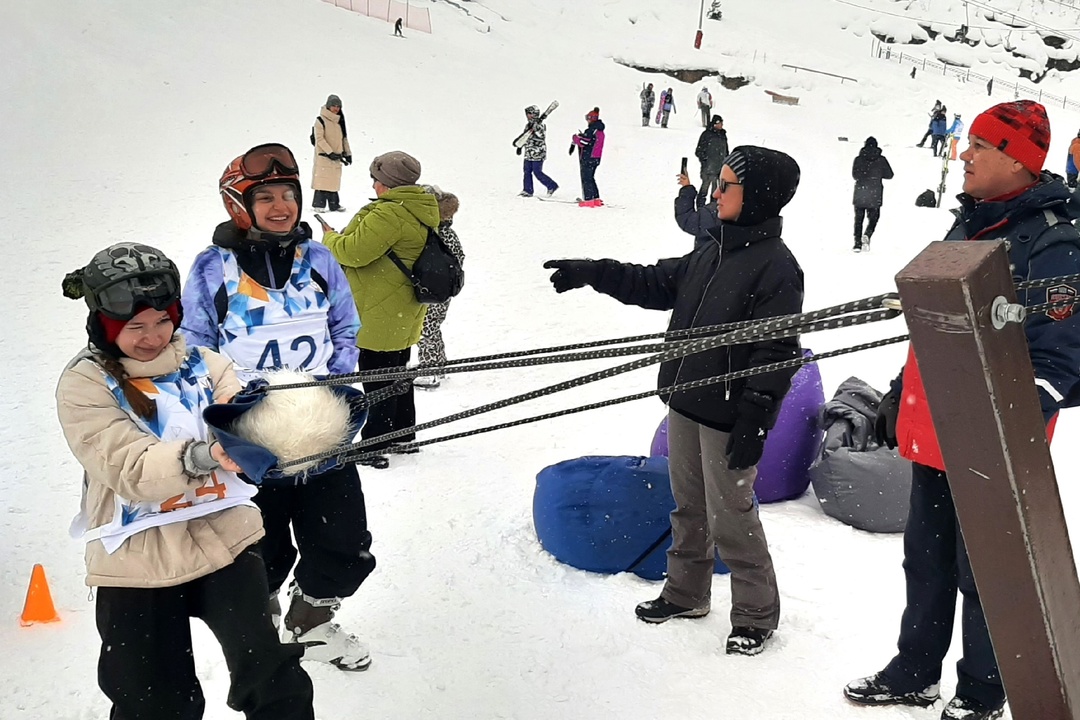 Сегодня на горе Югус в Междуреченске стартовала зимняя спартакиада Распадской.
