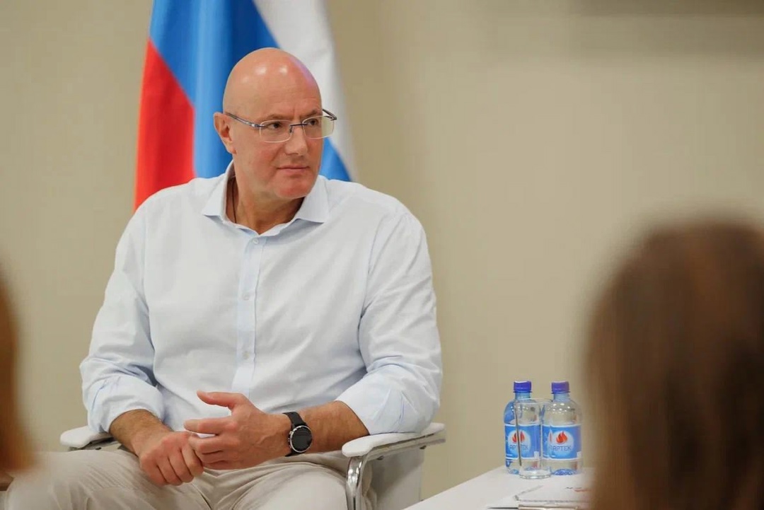 Вице-премьер Дмитрий Чернышенко поздравил наставников с профессиональным праздником