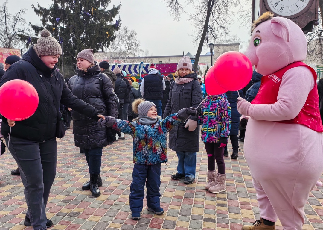 За что мы любим Масленицу? За яркие эмоции, отличное настроение и за угощения, особенно, если это шашлык бренда "Слово мясника".
