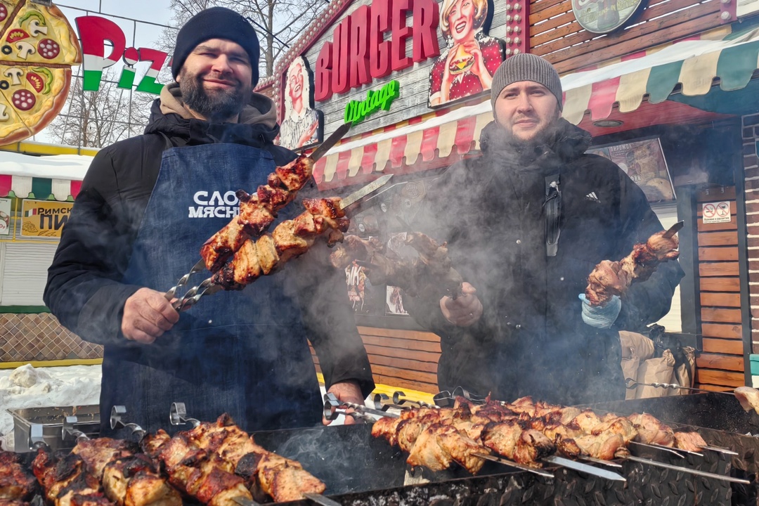 За что мы любим Масленицу? За яркие эмоции, отличное настроение и за угощения, особенно, если это шашлык бренда "Слово мясника".