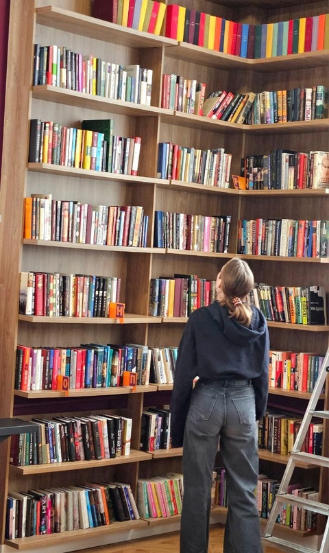 «НОВАТЭК-Челябинск» организовал экскурсию в главную библиотеку области подшефных из интерната 13 и центра «Аистёнок». Ребят познакомили с библиотечными…