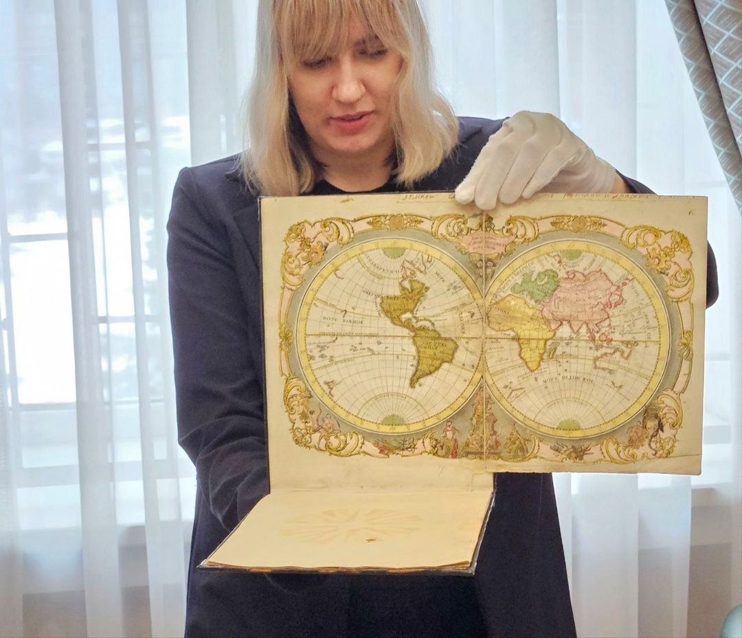 «НОВАТЭК-Челябинск» организовал экскурсию в главную библиотеку области подшефных из интерната 13 и центра «Аистёнок». Ребят познакомили с библиотечными…