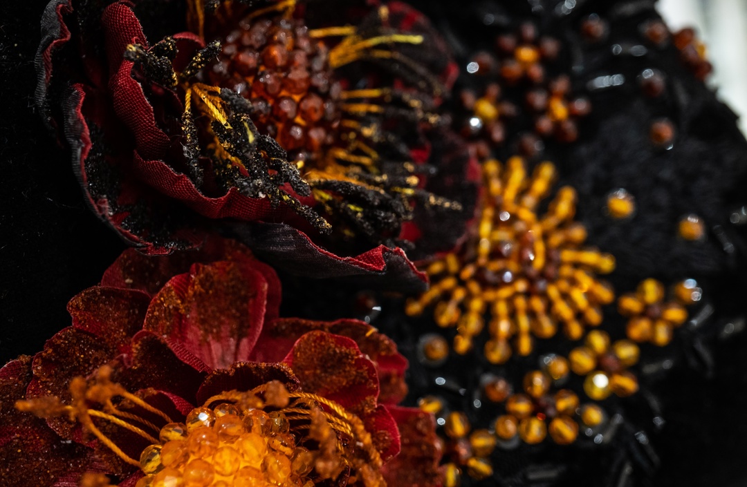 Янтарное платье от Янтарного комбината