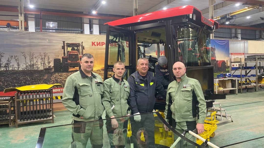 С 25 по 27 февраля 2025 года на базе АО «Петербургский тракторный завод» прошло обучение для сотрудников инженерной службы СХБН и компании «Агро-Белогорье»