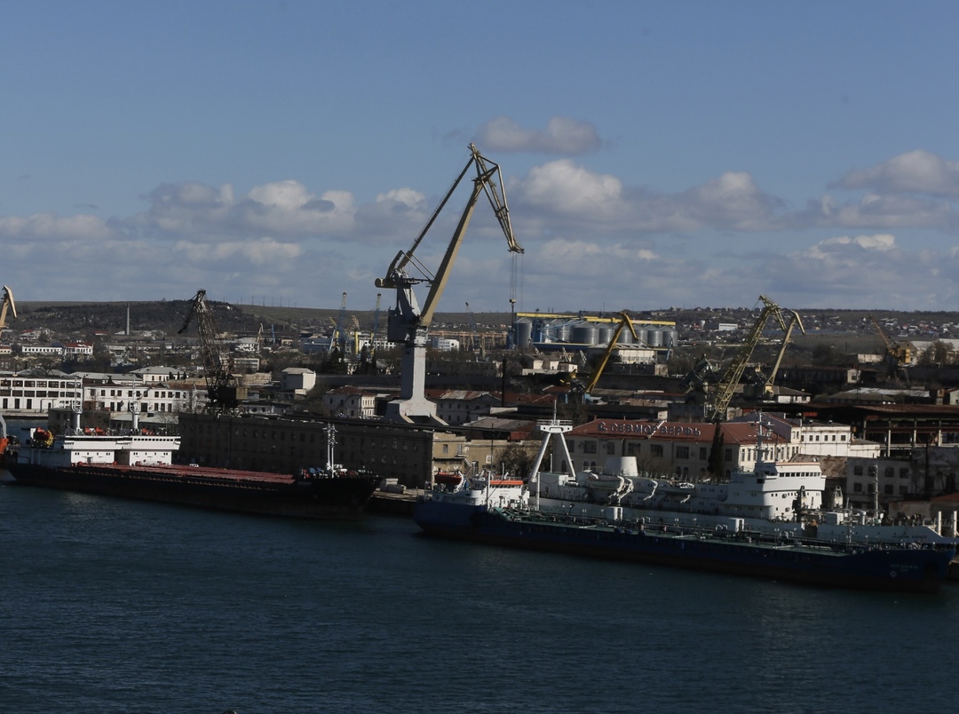 Экспорт пшеницы в феврале составил всего 1,9 млн т с учетом поставок в страны ЕАЭС, оценил аналитический центр «Русагротранса». Это минимальный уровень для…