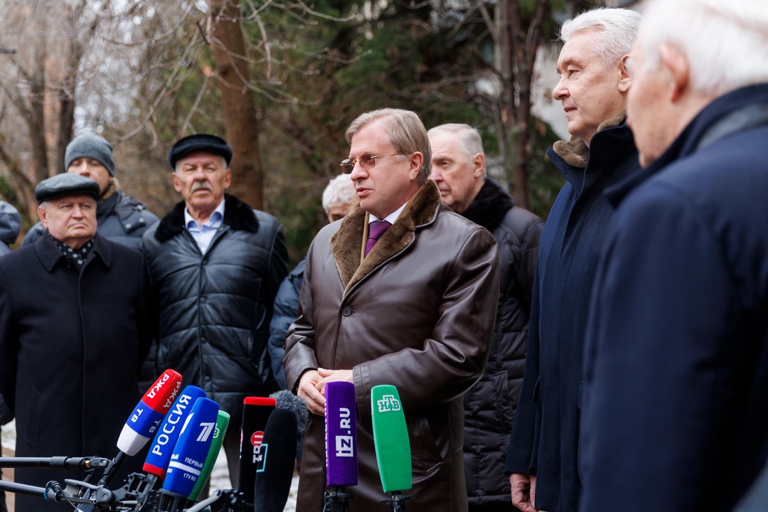 Виталий Савельев принял участие в церемонии закладки памятника Гейдару Алиеву в Москве