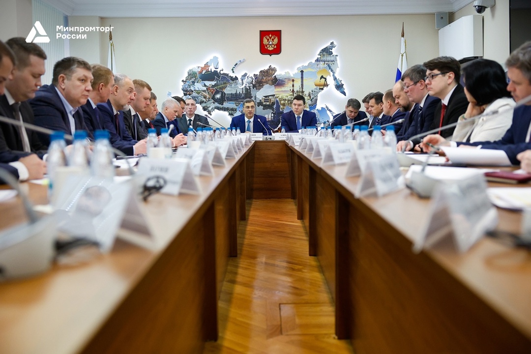 ️ Антон Алиханов принял участие в заседании Комитета Госдумы по промышленности и торговле