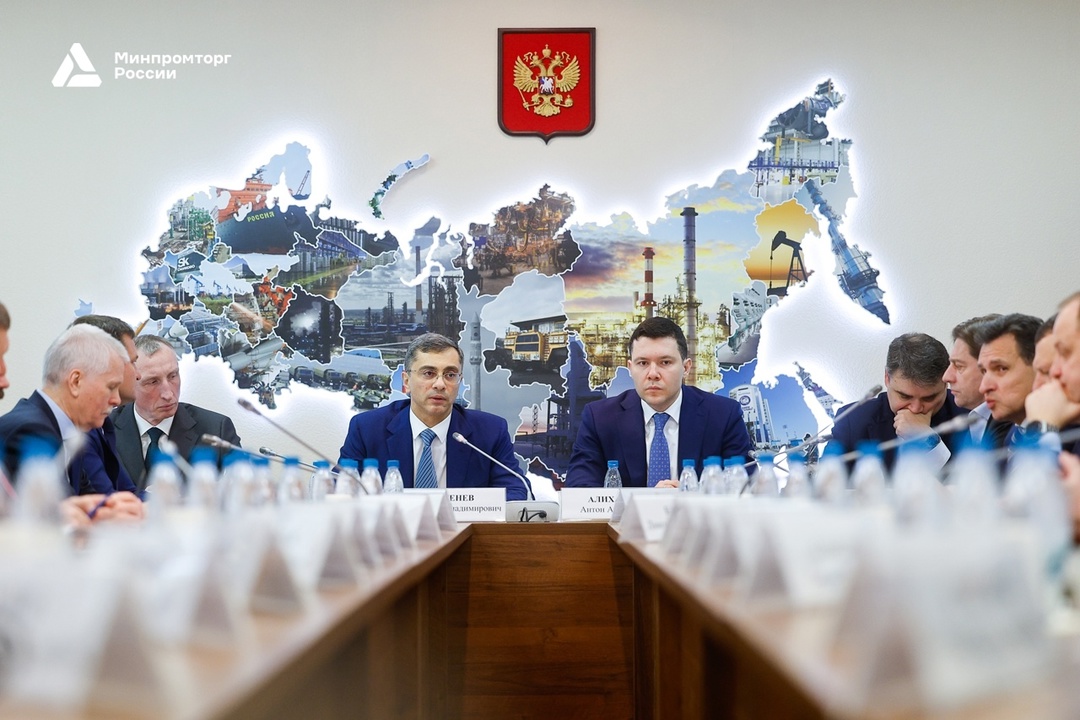 ️ Антон Алиханов принял участие в заседании Комитета Госдумы по промышленности и торговле