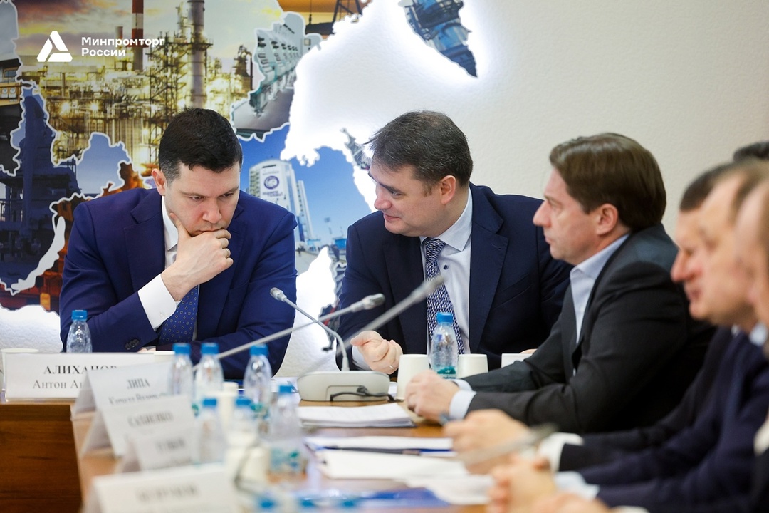 ️ Антон Алиханов принял участие в заседании Комитета Госдумы по промышленности и торговле