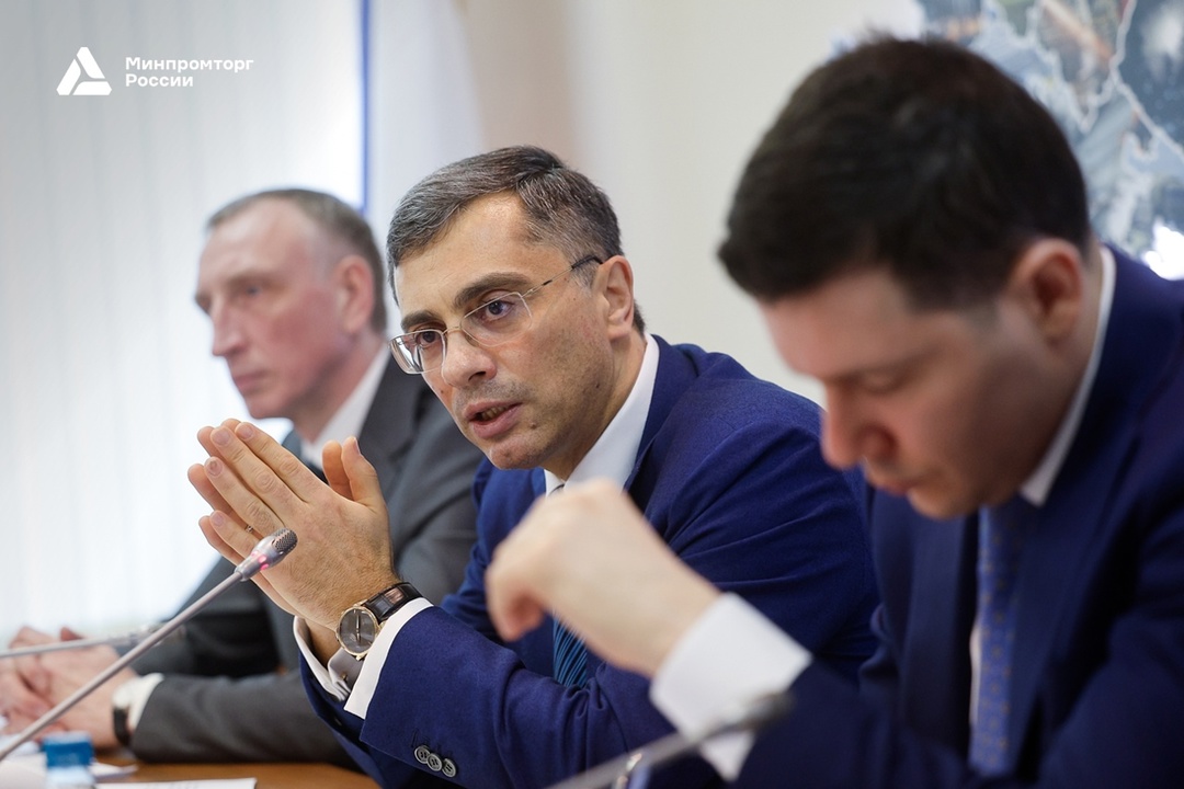 ️ Антон Алиханов принял участие в заседании Комитета Госдумы по промышленности и торговле