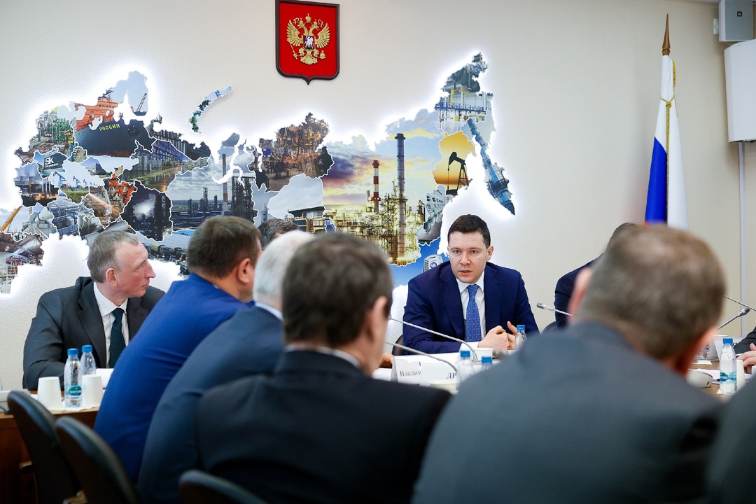 ️ Антон Алиханов принял участие в заседании Комитета Госдумы по промышленности и торговле